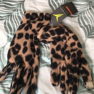 Old Navy leopard print gloves